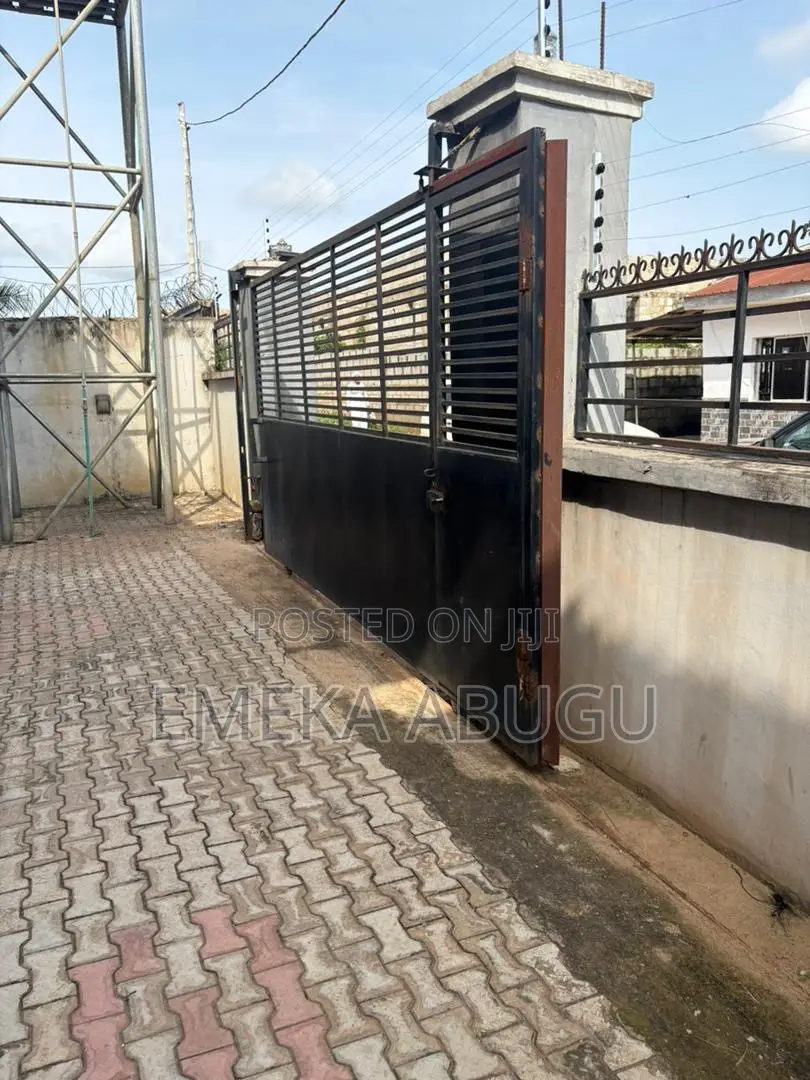 3bdrm Block of Flats in Akala Express for rent