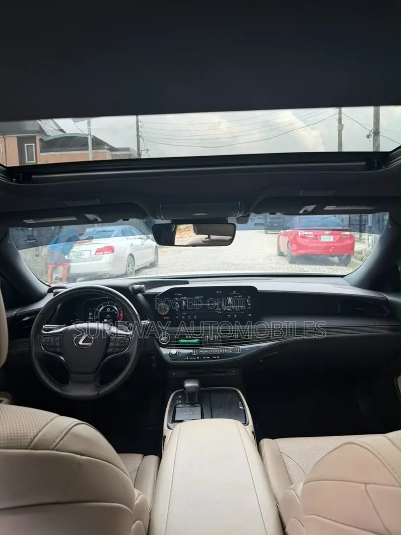 Lexus LS 2022 White