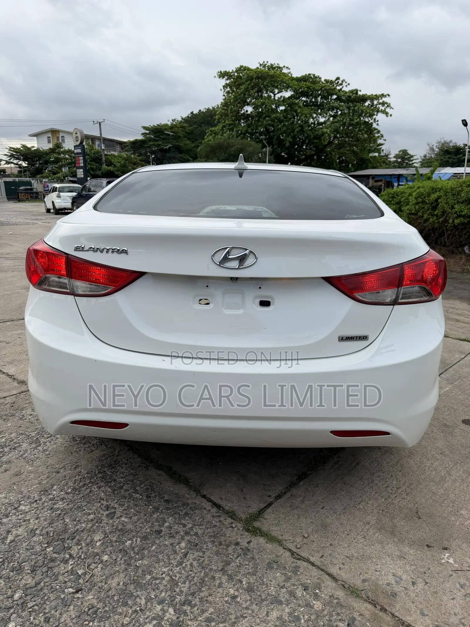 Hyundai Elantra Limited 2012 White