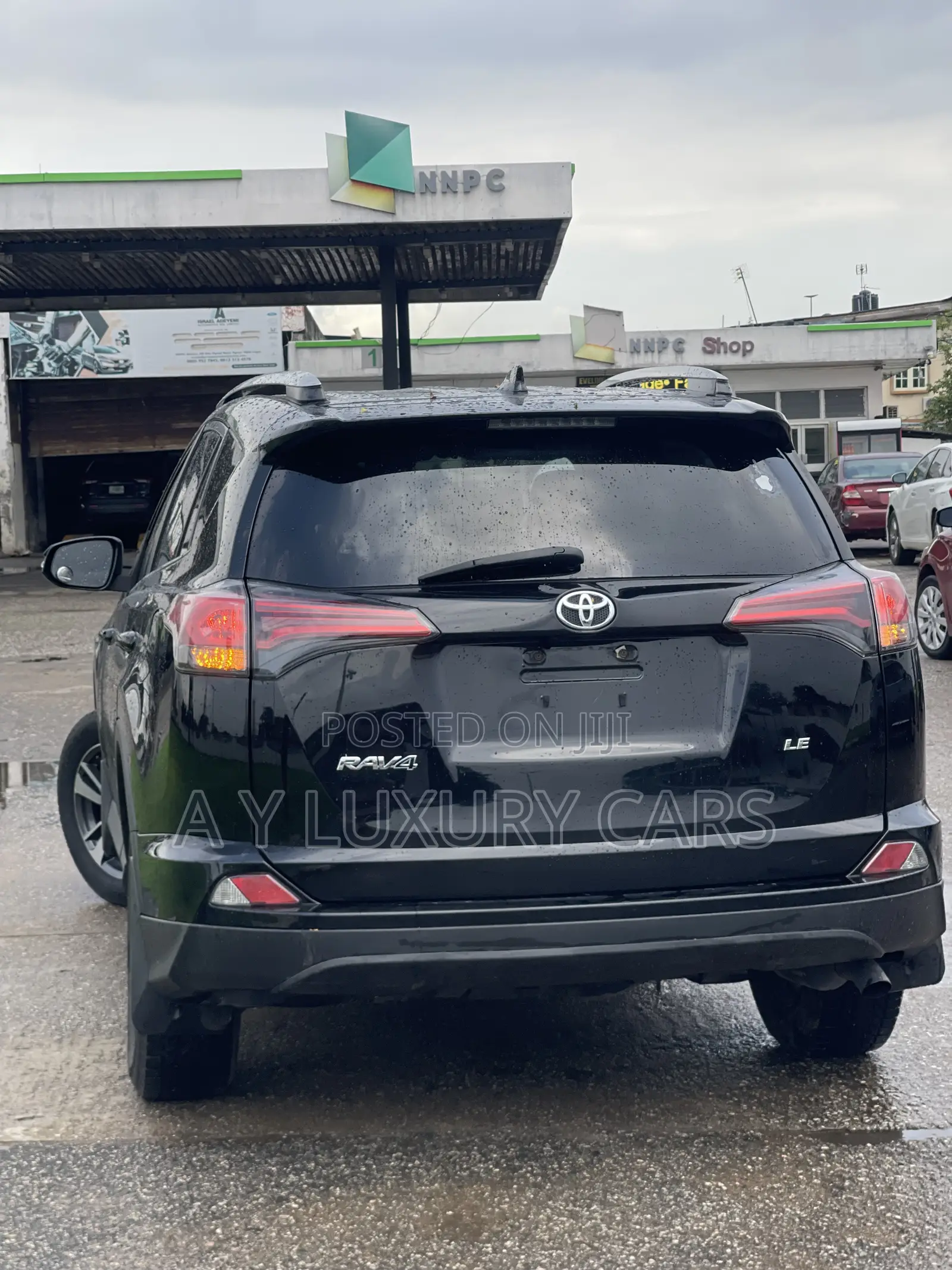 Toyota RAV4 LE 4dr SUV AWD (2.5L 4cyl 6A) 2018 Black
