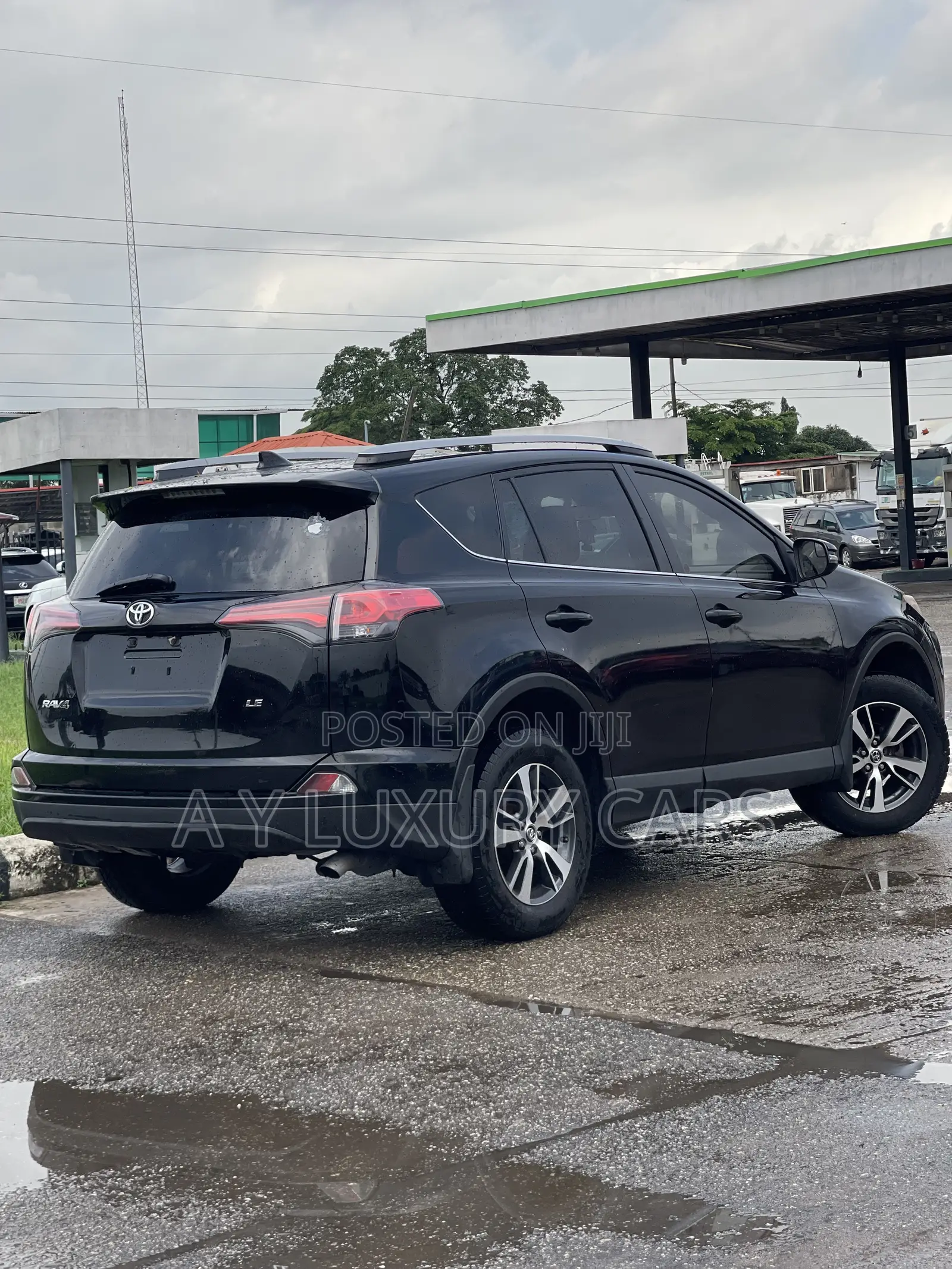 Toyota RAV4 LE 4dr SUV AWD (2.5L 4cyl 6A) 2018 Black