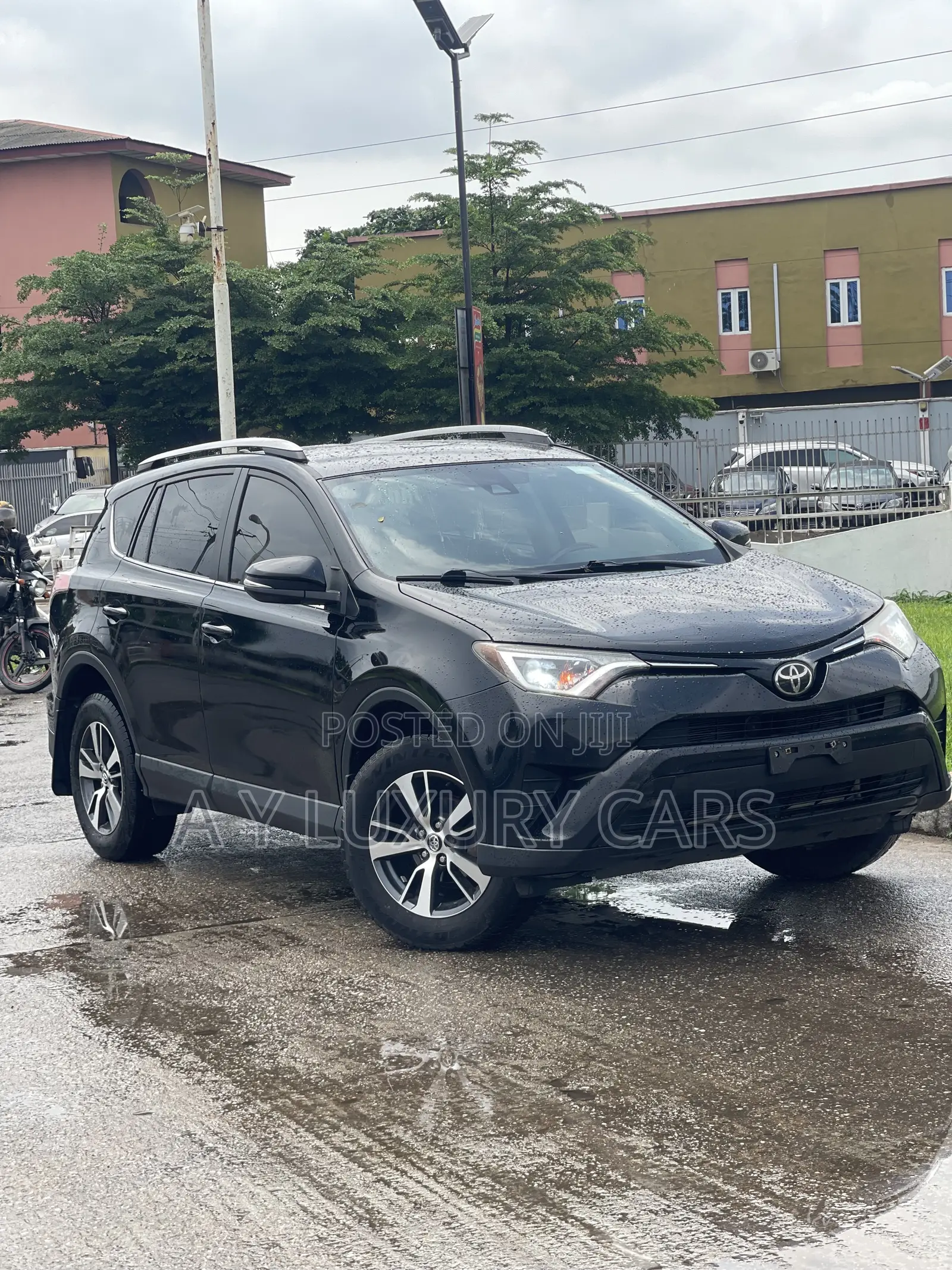 Toyota RAV4 LE 4dr SUV AWD (2.5L 4cyl 6A) 2018 Black