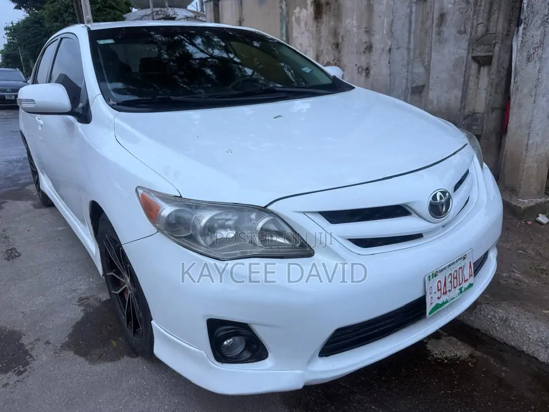 Toyota Corolla S 4dr Sedan (1.8L 4cyl 4A) 2013 White