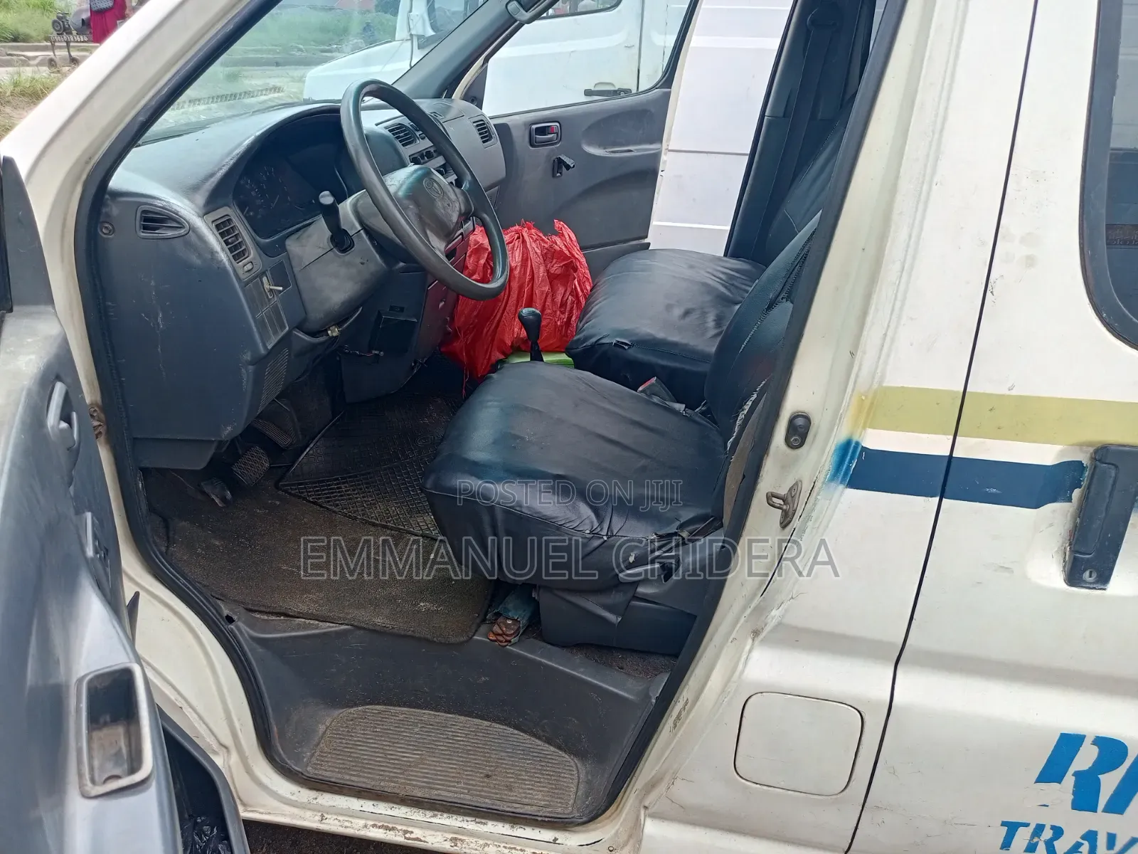 Toyota HiAce 2007 White