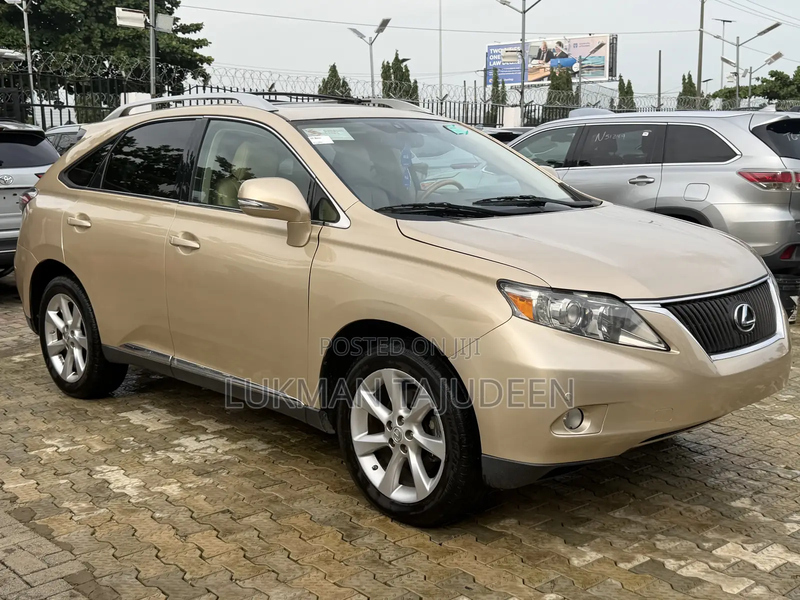 Lexus RX 350 2010 Gold