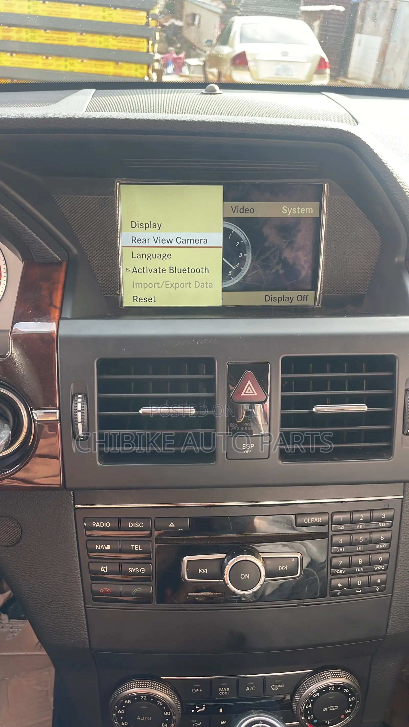 GLK 2008-20011 Follow Come Basic Radio to Upgrade Reverse Camera