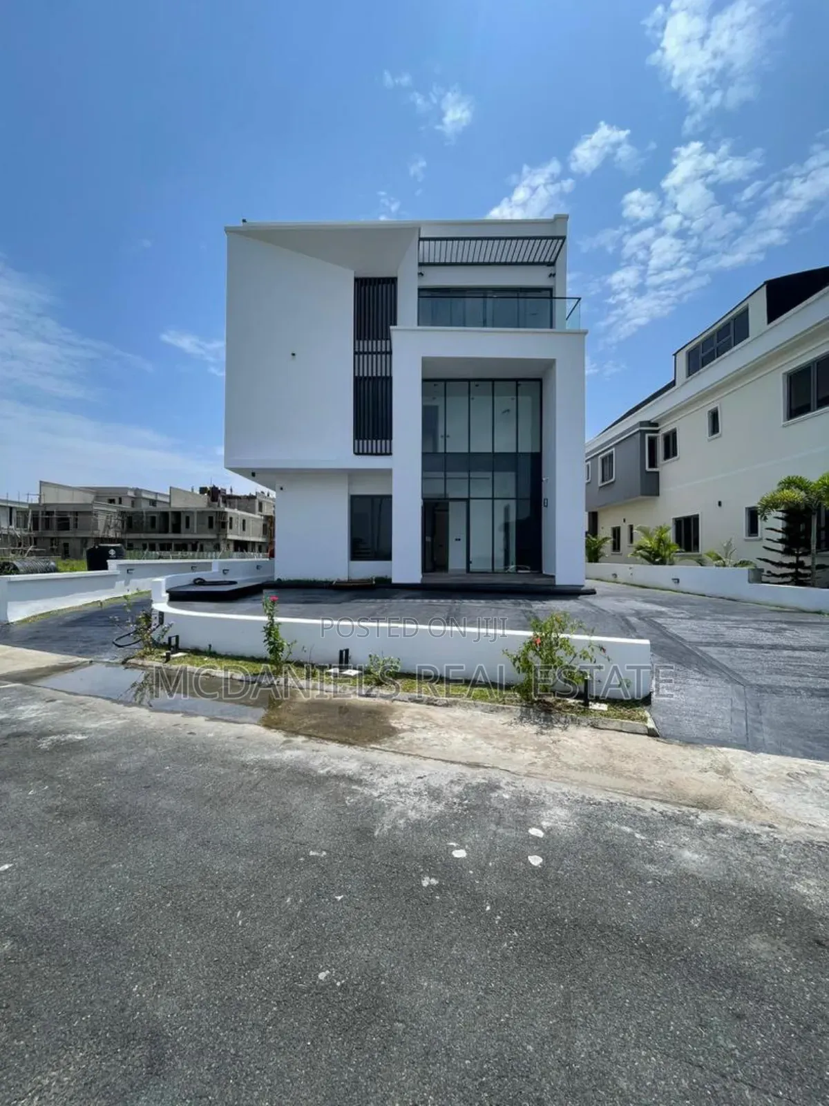5bdrm Duplex in Ikate for sale
