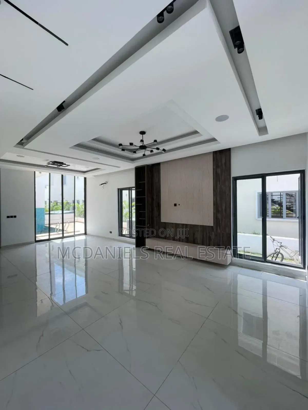 5bdrm Duplex in Ikate for sale