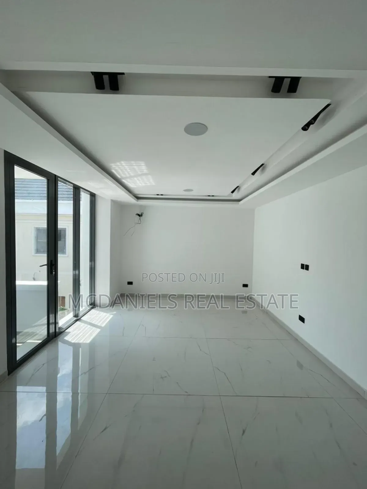 5bdrm Duplex in Ikate for sale