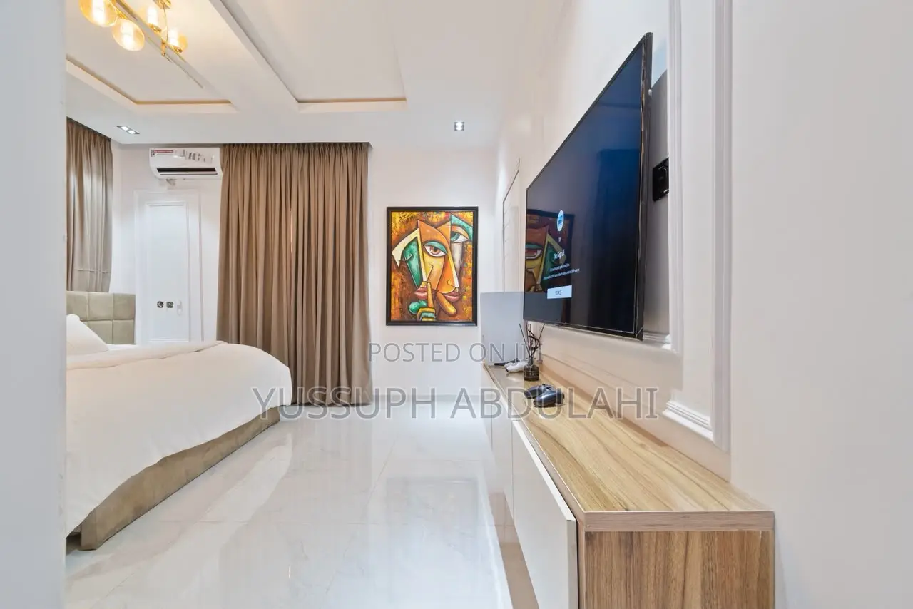 1 Bedroom Chevron