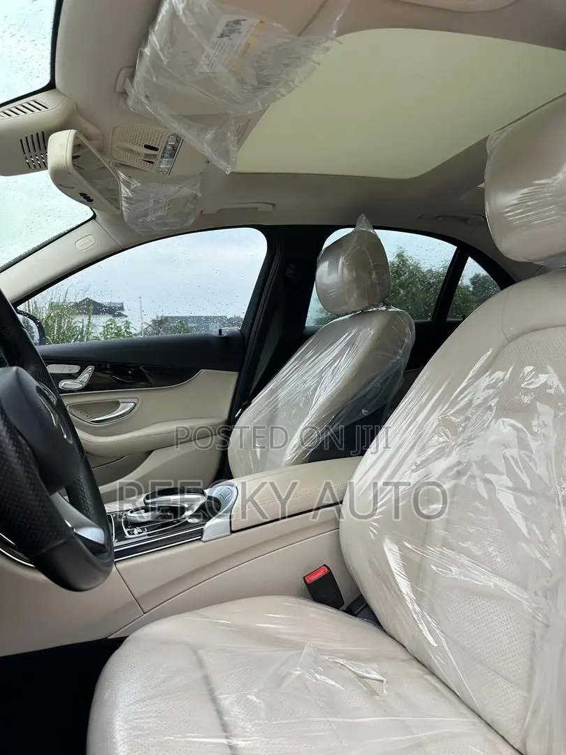 Mercedes-Benz C300 2016 Red