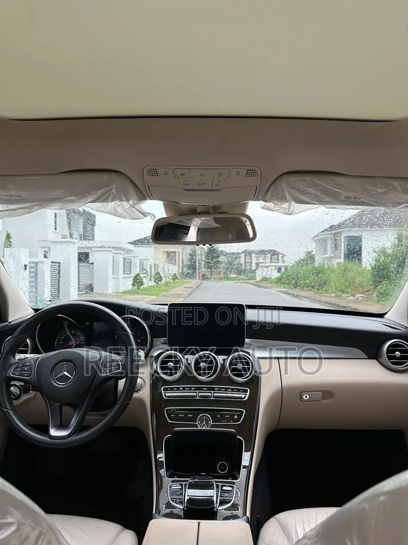 Mercedes-Benz C300 2016 Red