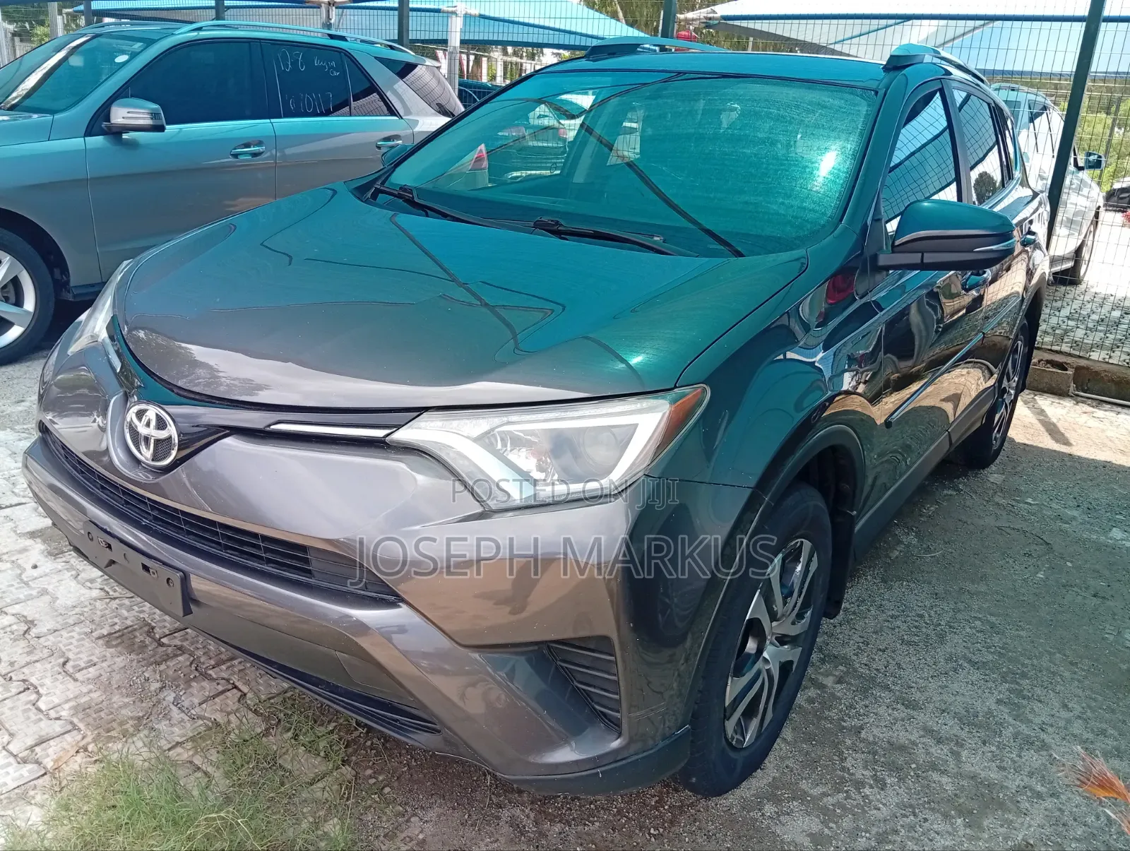 Toyota RAV4 LE AWD (2.5L 4cyl 6A) 2017 Gray