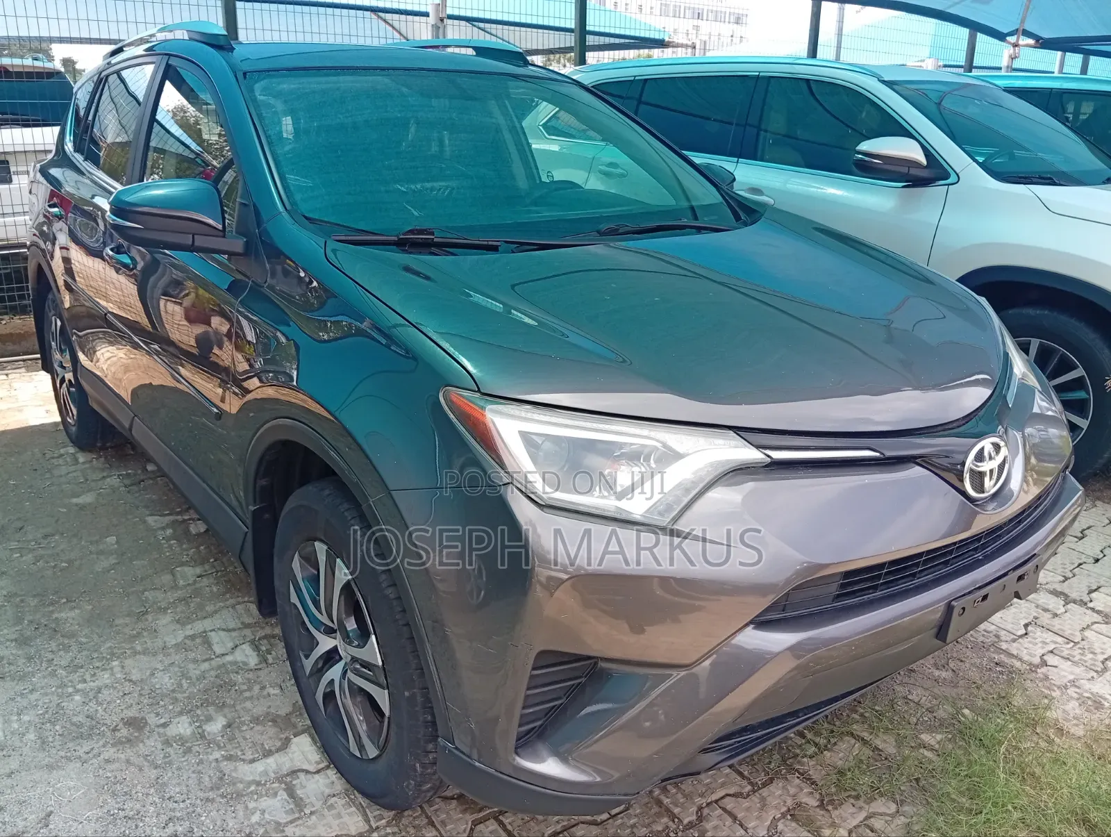 Toyota RAV4 LE AWD (2.5L 4cyl 6A) 2017 Gray