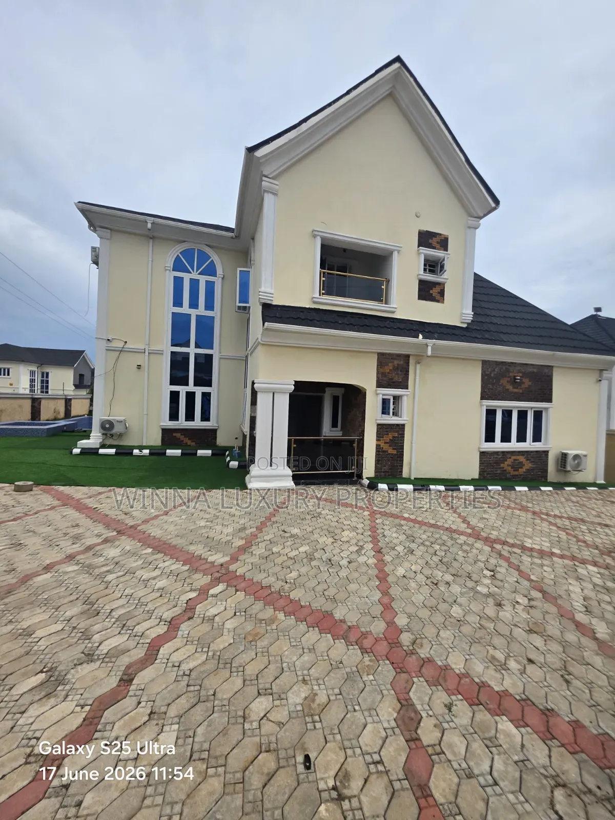 5bdrm Duplex in Pyakasa, Lugbe District for rent