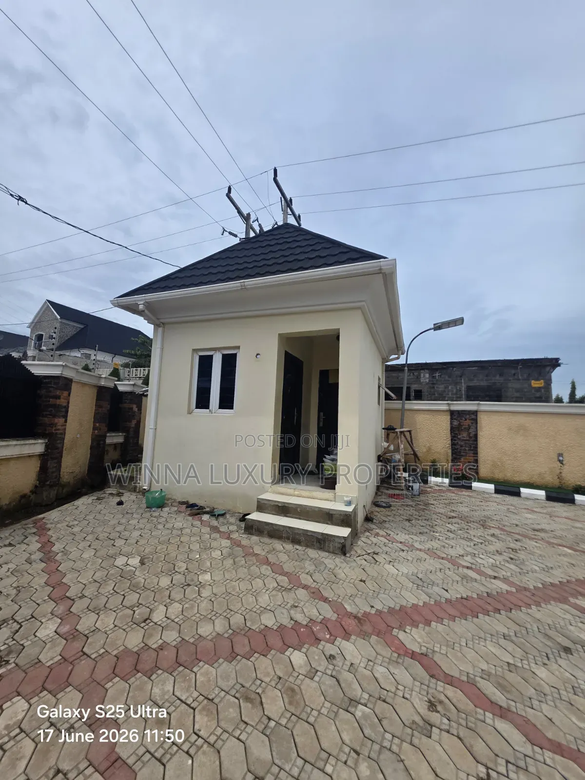 5bdrm Duplex in Pyakasa, Lugbe District for rent