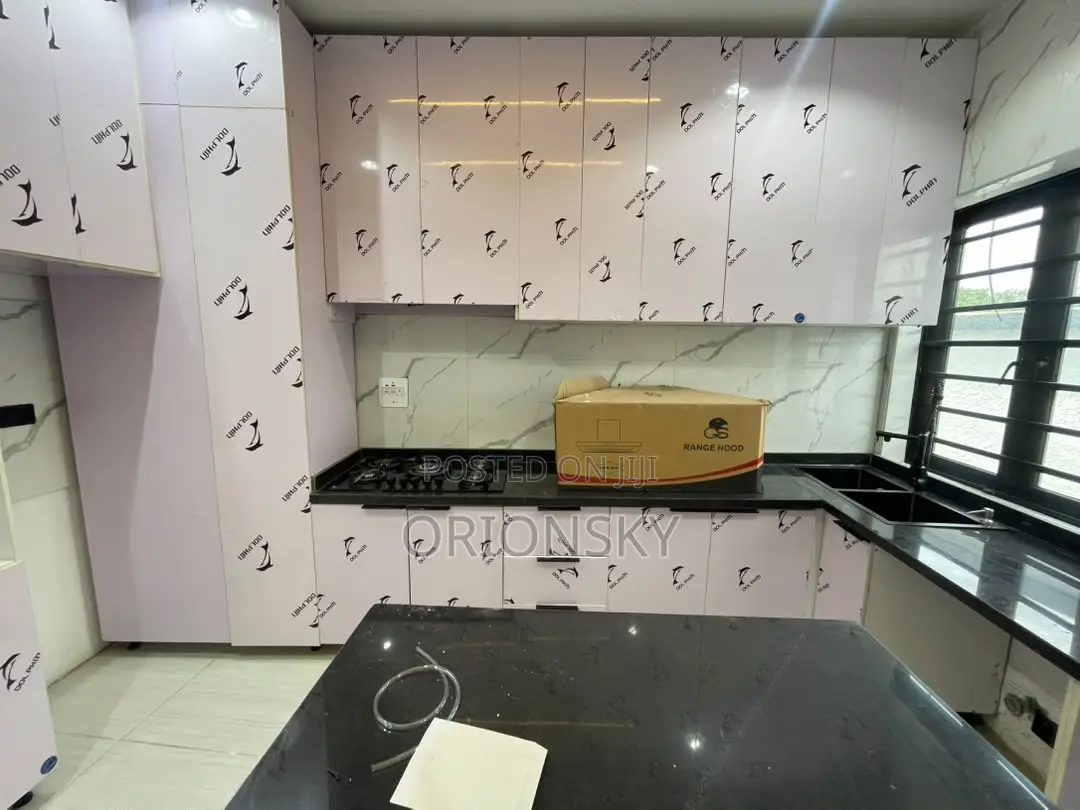 4bdrm Duplex in Thomas Estate for sale