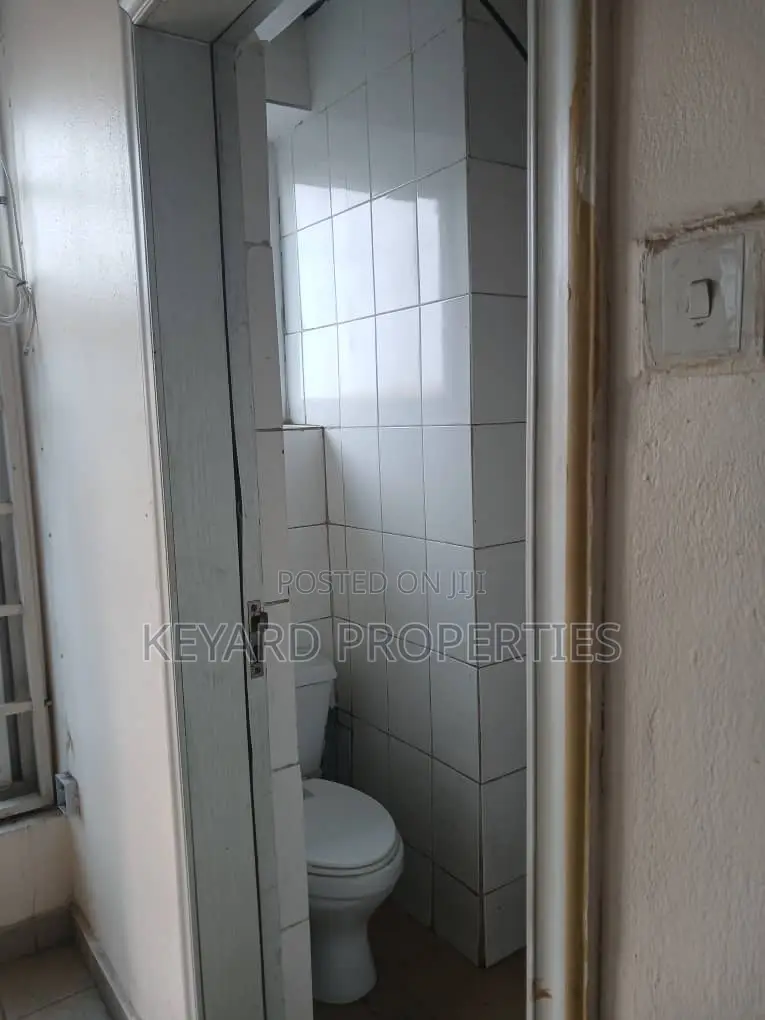 Commercial Shop for Rent in Utako