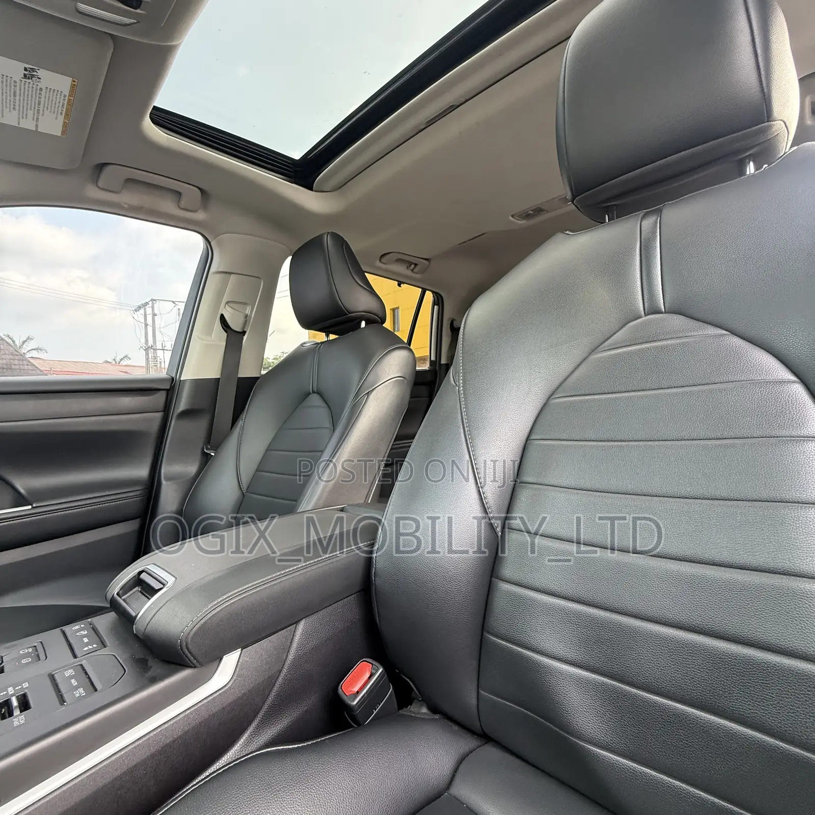Toyota Highlander 2022 Silver