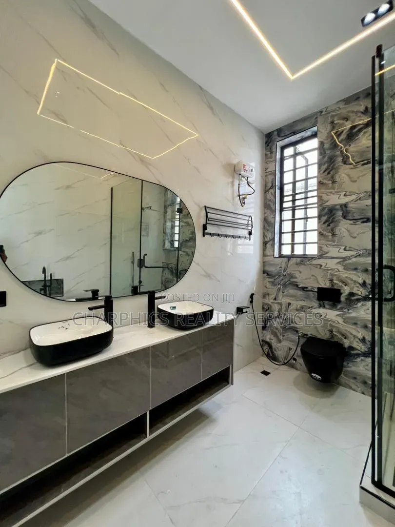 5bdrm Duplex in Ikota for sale