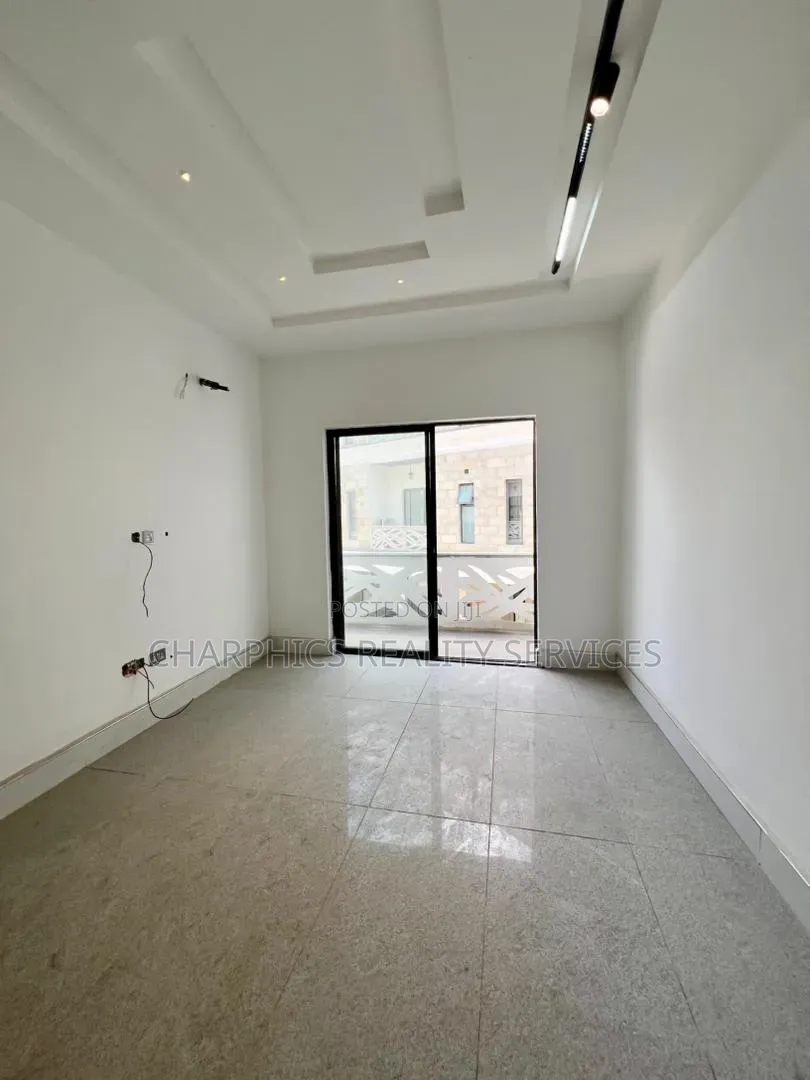 5bdrm Duplex in Old Ikoyi for sale