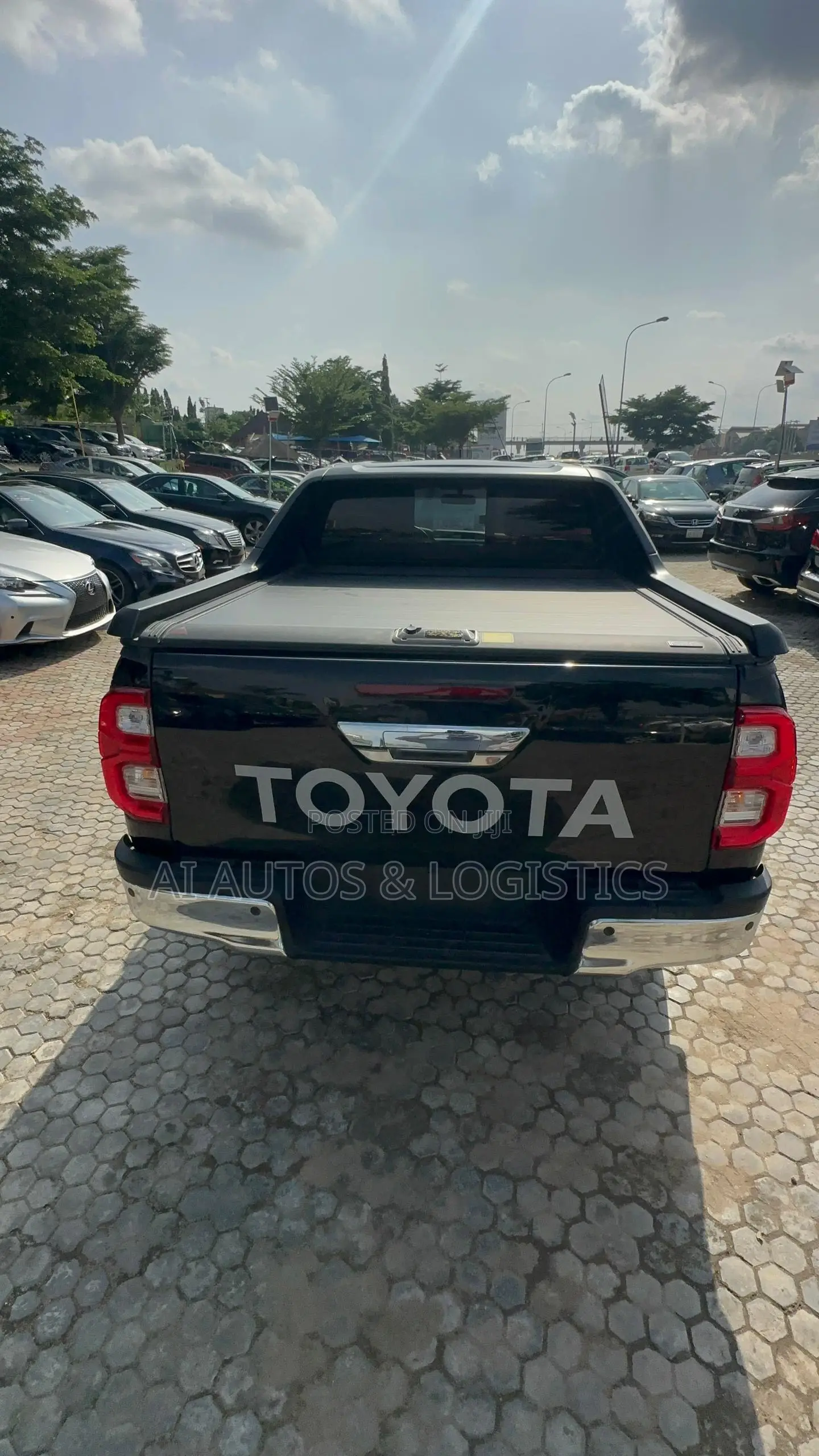 Toyota Hilux 2023 Black