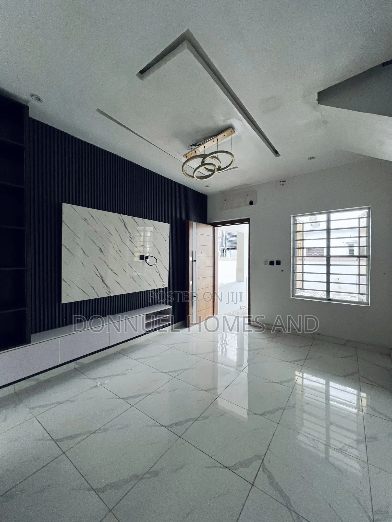 3bdrm Townhouse / Terrace in Ikota for rent