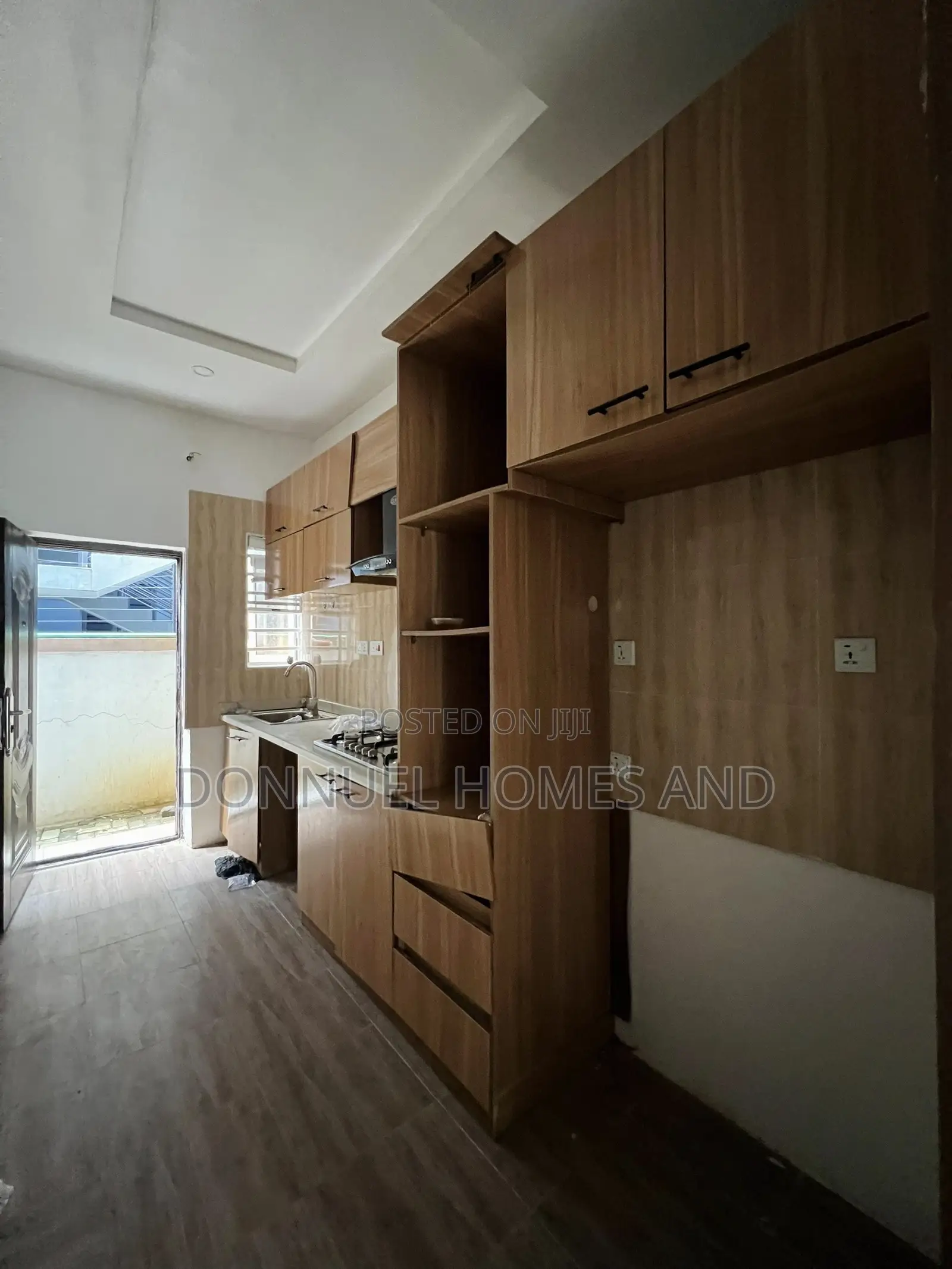 3bdrm Townhouse / Terrace in Ikota for rent