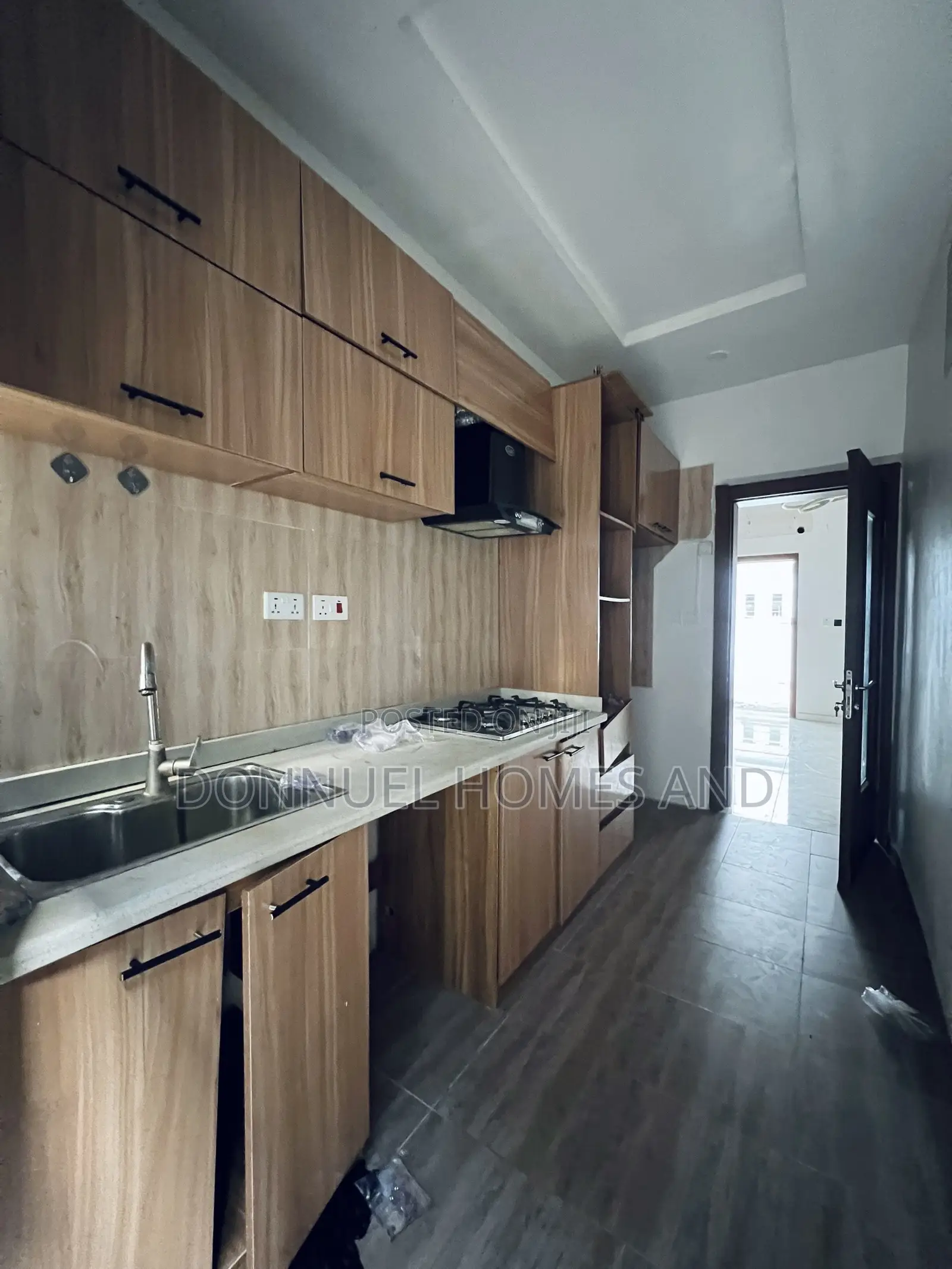 3bdrm Townhouse / Terrace in Ikota for rent