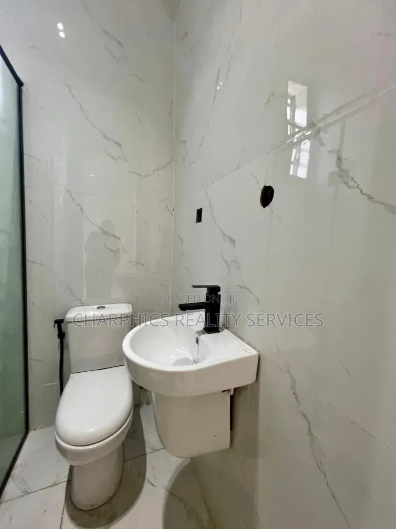 2bdrm Apartment in Ikate for sale
