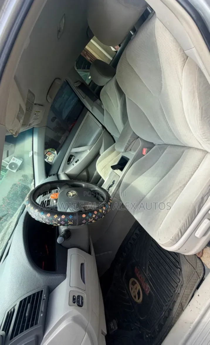 Toyota Camry 2009 Silver