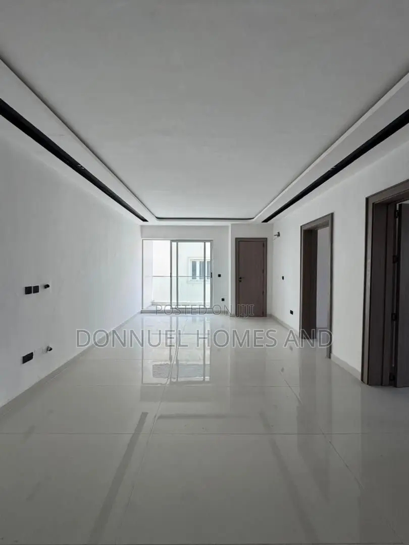 2bdrm Block of Flats in Lekki Phase 1 for rent