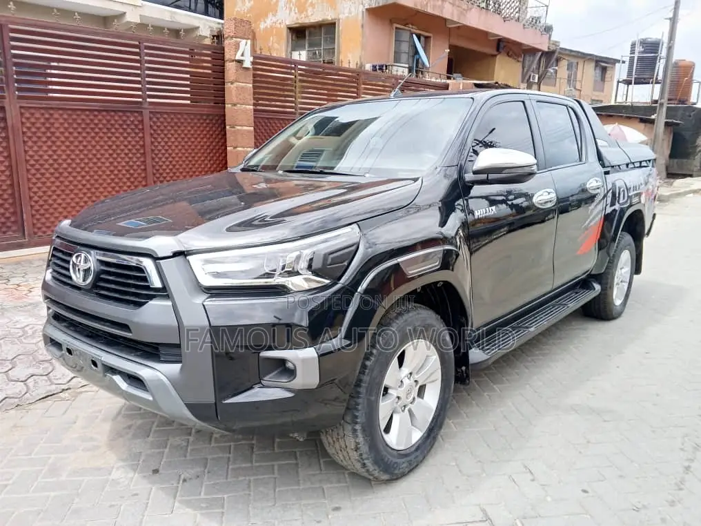 Toyota Hilux 2019 Black