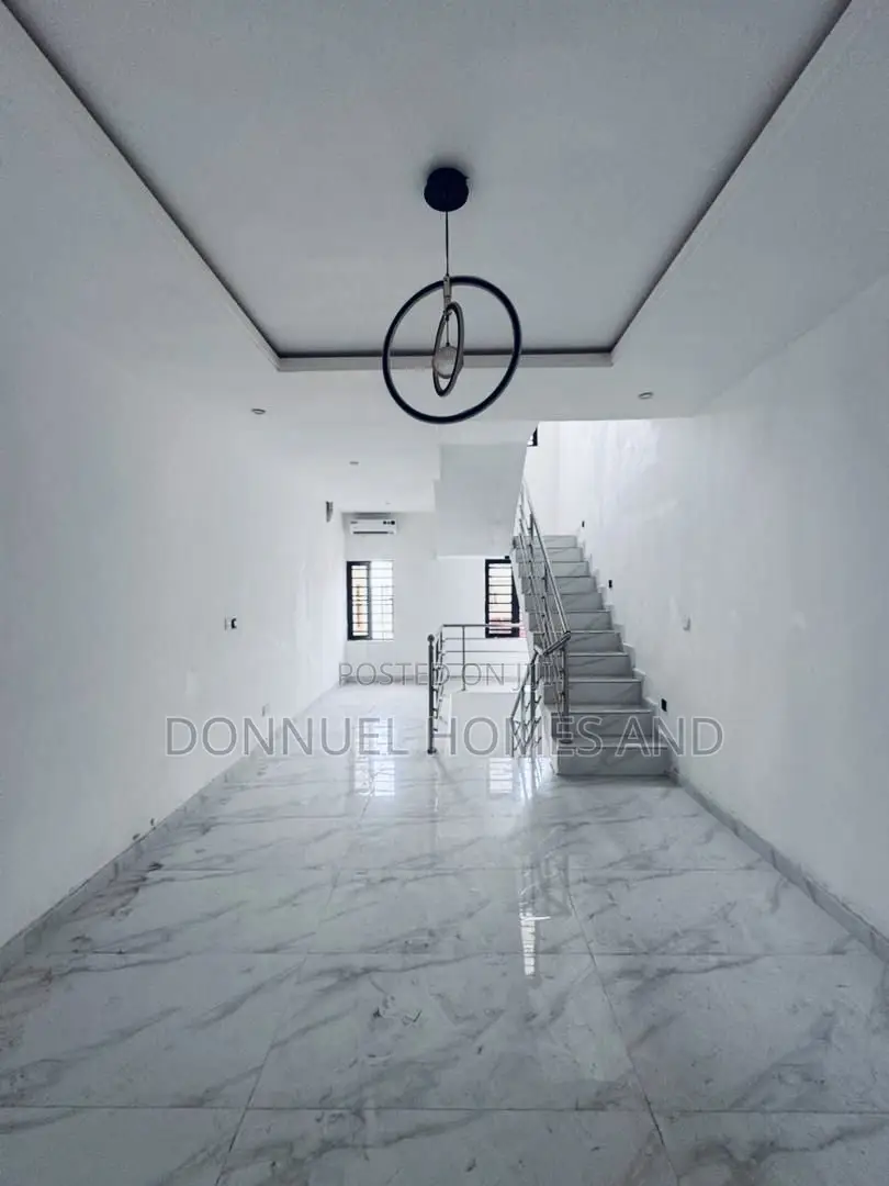 2bdrm Townhouse / Terrace in Ikate for rent