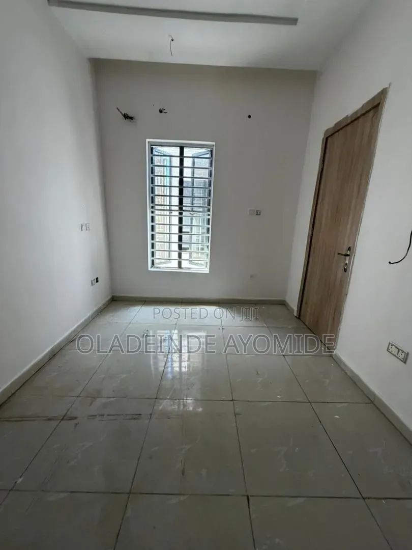 2bdrm Apartment in Awoyaya for rent