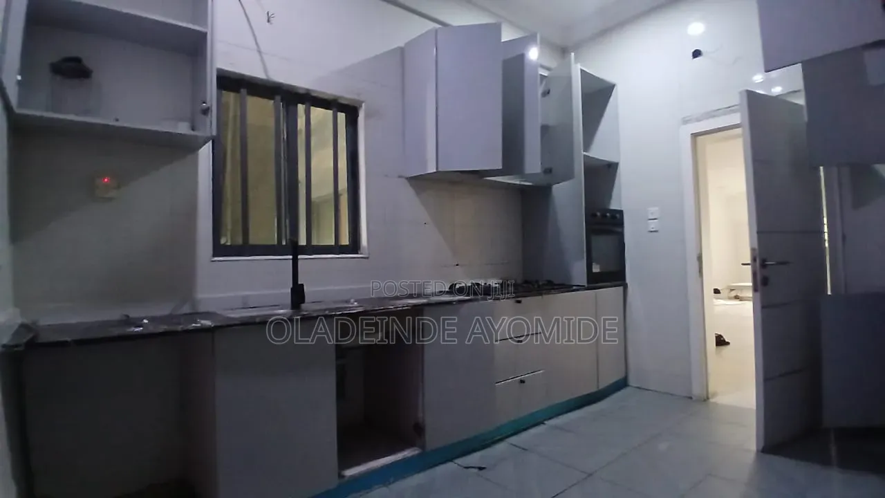 2bdrm Apartment in Awoyaya for rent