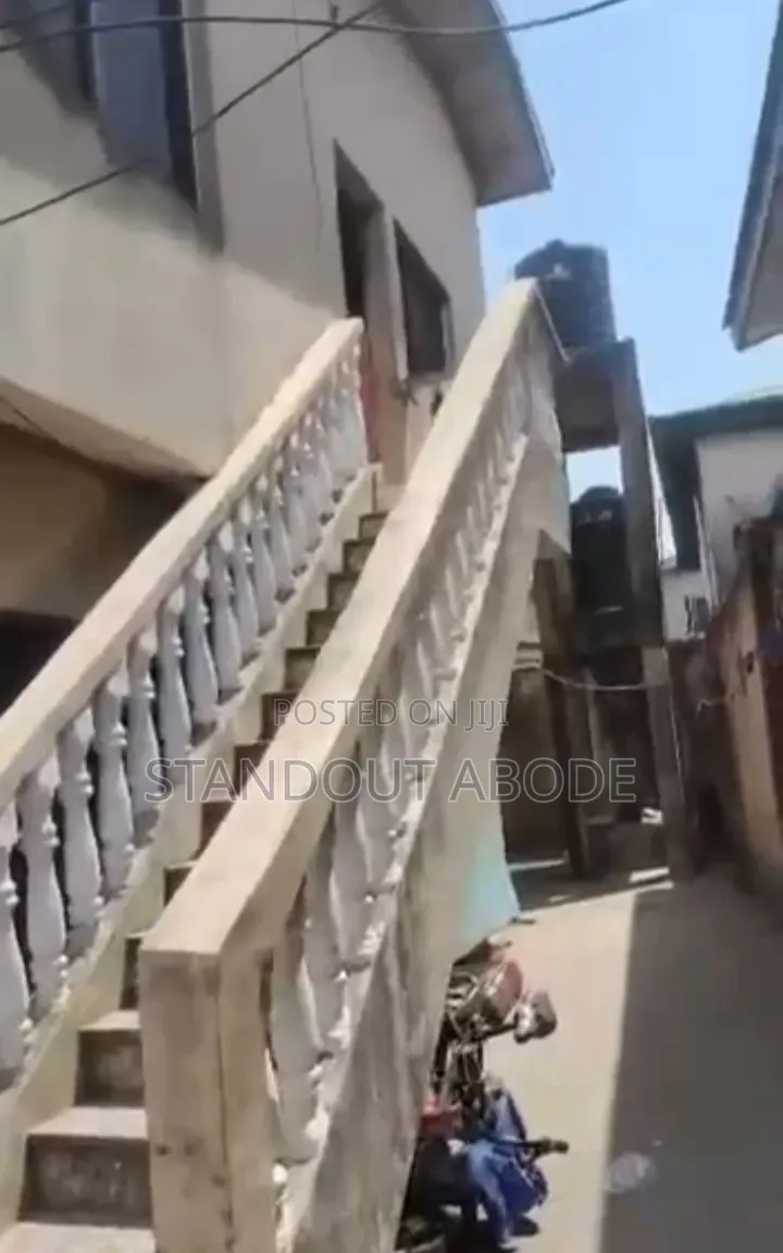 2bdrm Block of Flats in Prime Location, Shasha for sale