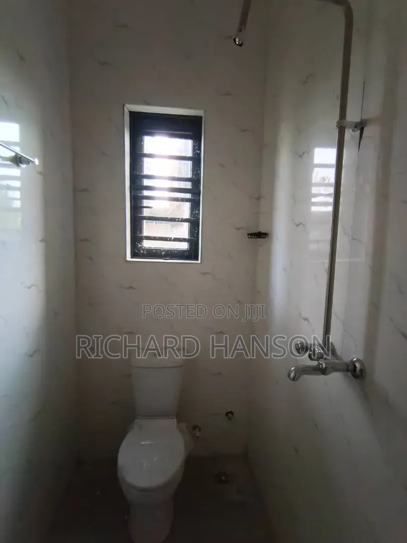 Mini Flat in Secured, Olokonla for rent