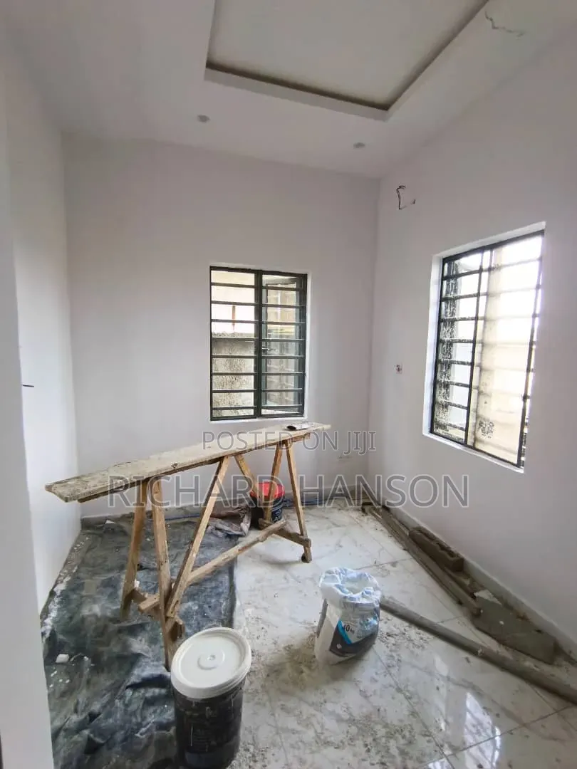 Mini Flat in Secured, Olokonla for rent