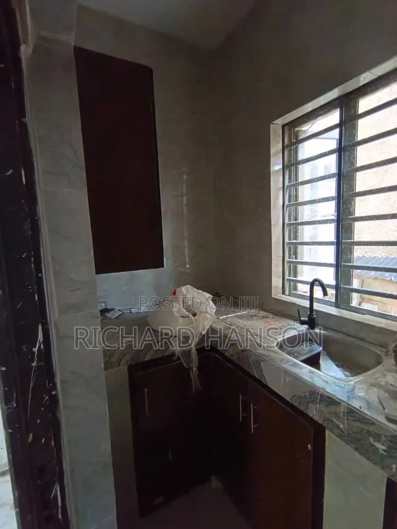 Mini Flat in Secured, Olokonla for rent