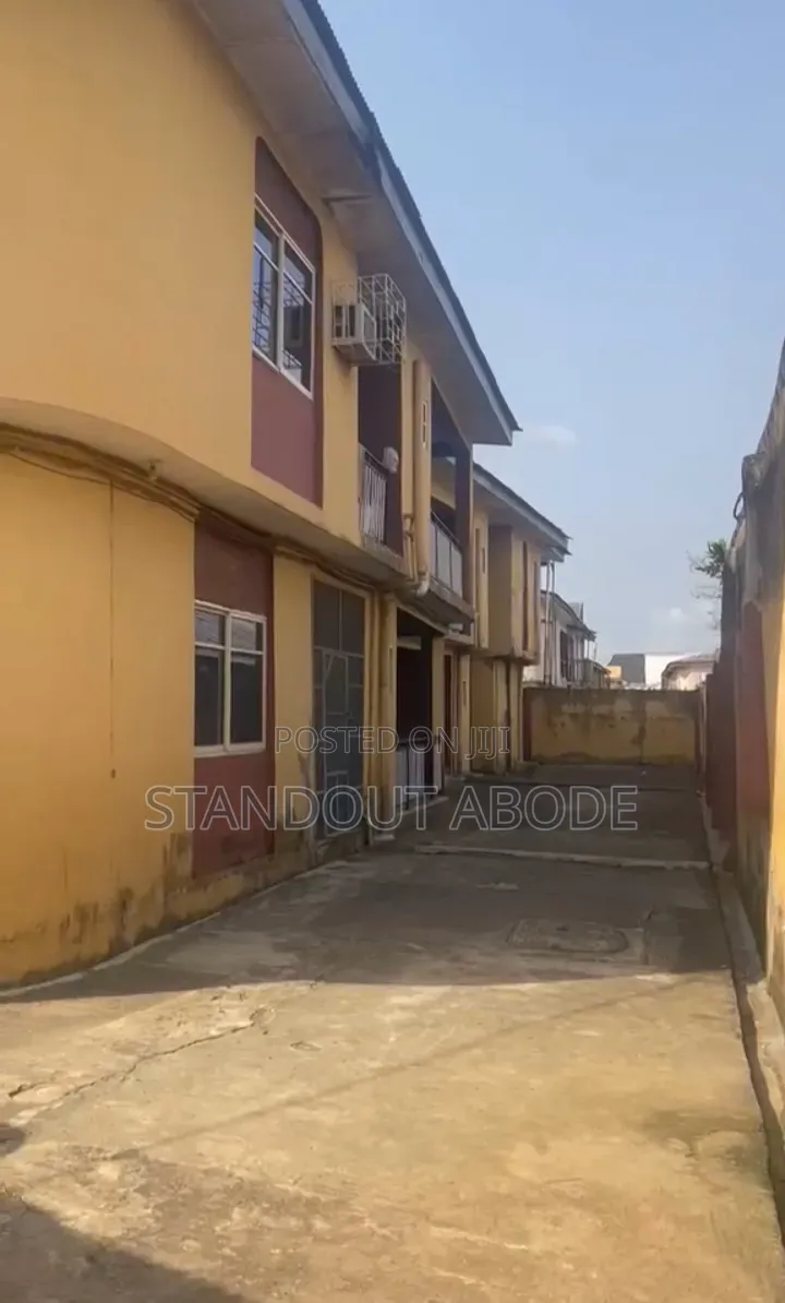 3bdrm Block of Flats in Sunshine Estate, Idimu for sale