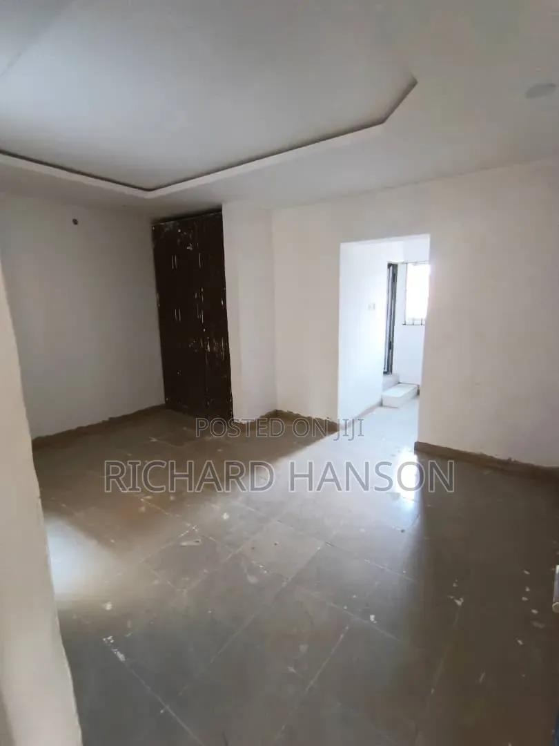 2bdrm Apartment in Secured, Olokonla for rent