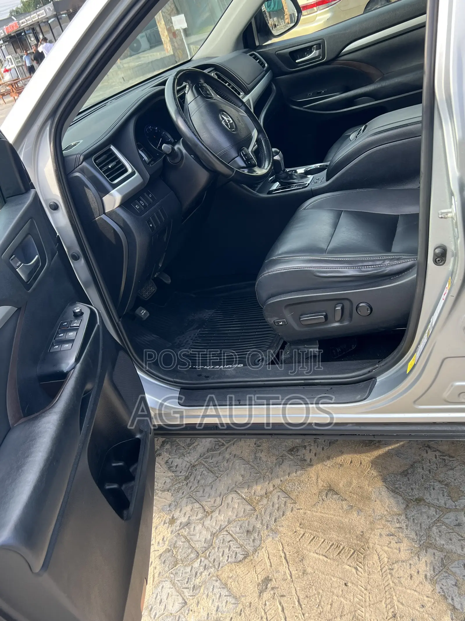 Toyota Highlander XLE 2019 Gray