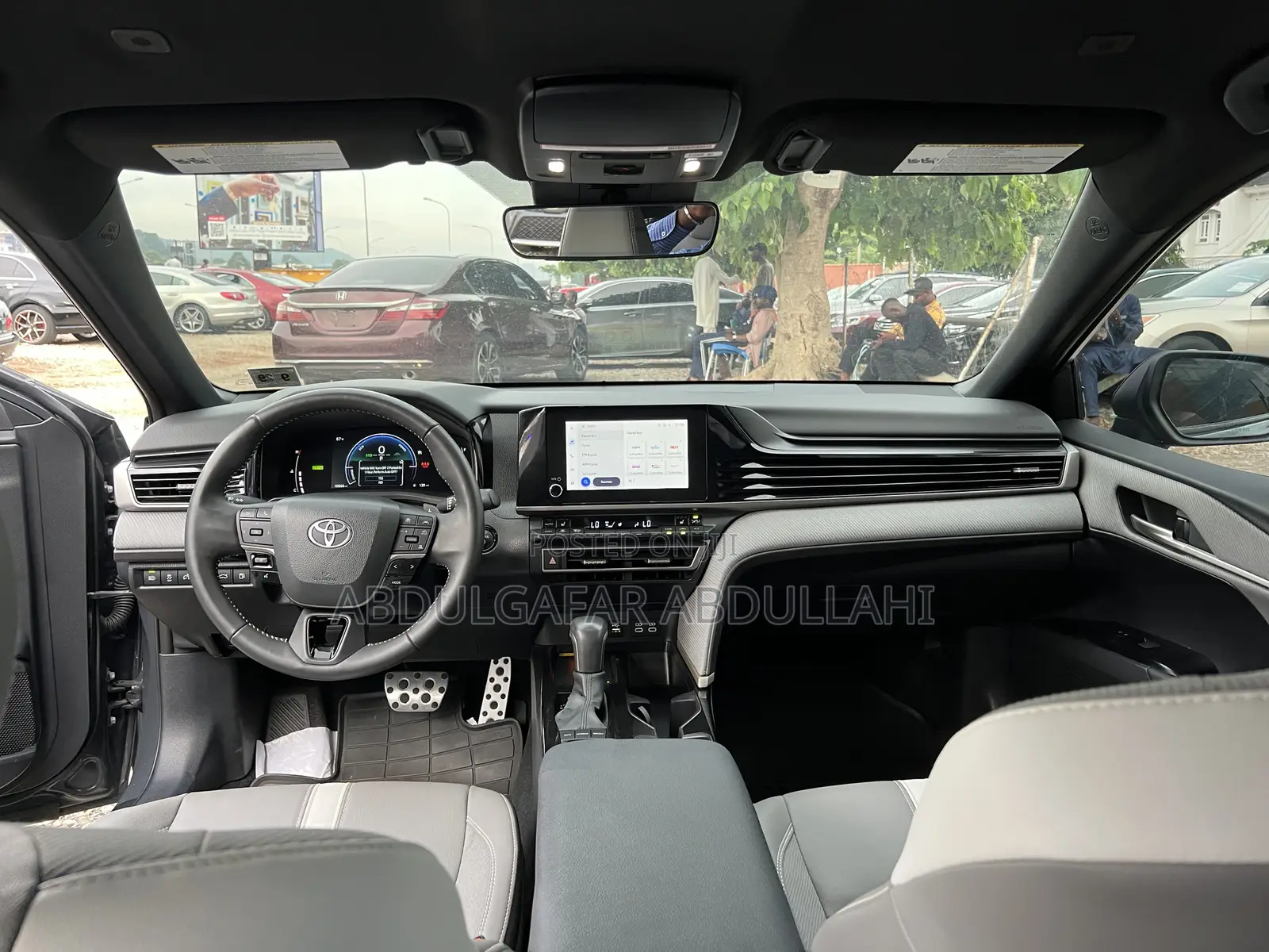 Toyota Camry SE 2025 Gray