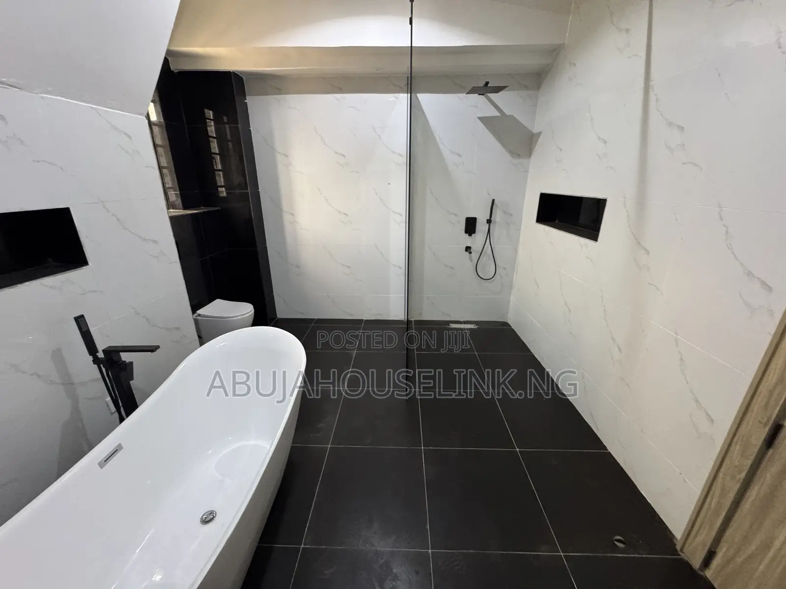 7bdrm Duplex in Efab Metropolis, Karsana for sale