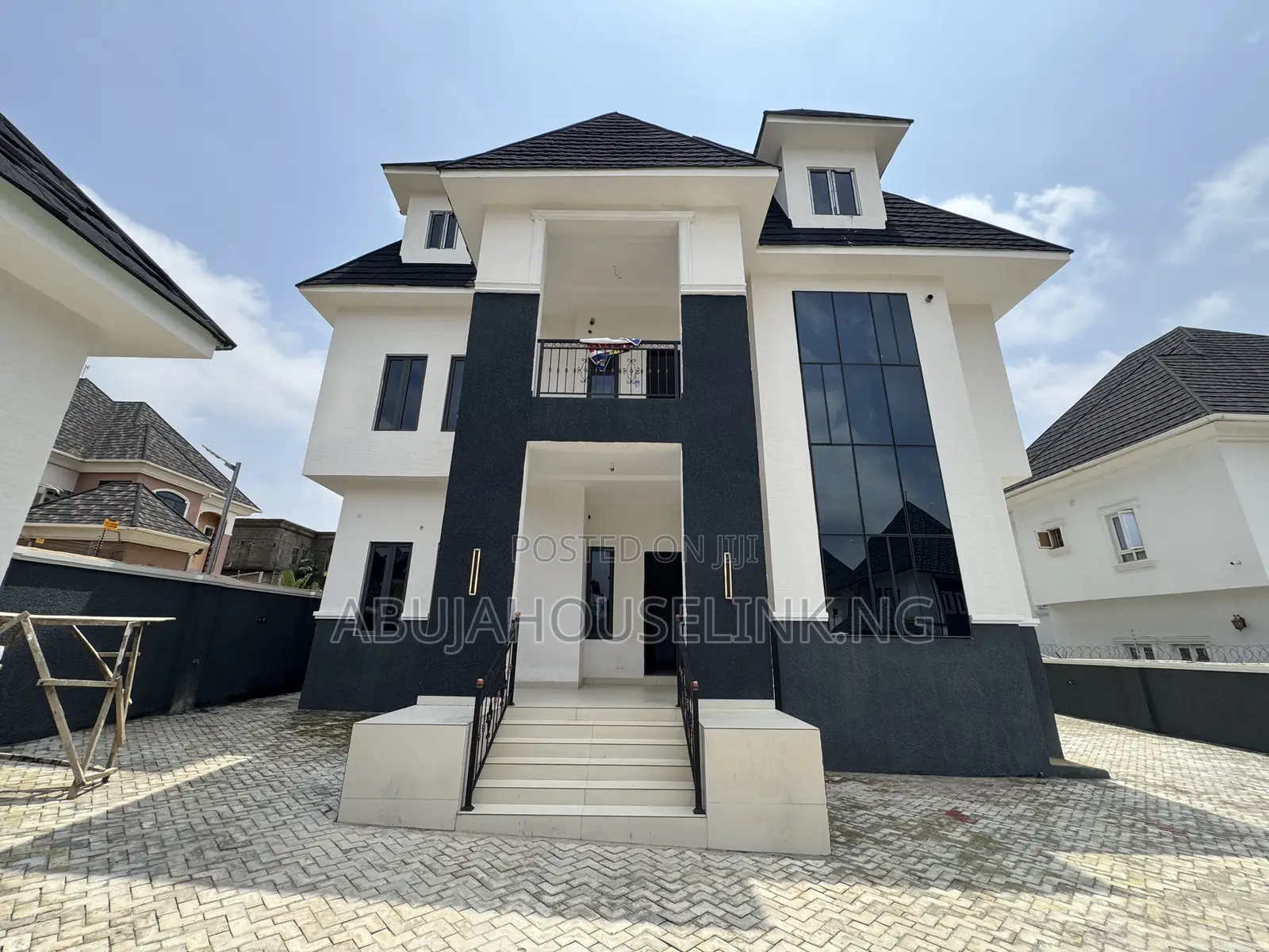 7bdrm Duplex in Efab Metropolis, Karsana for sale