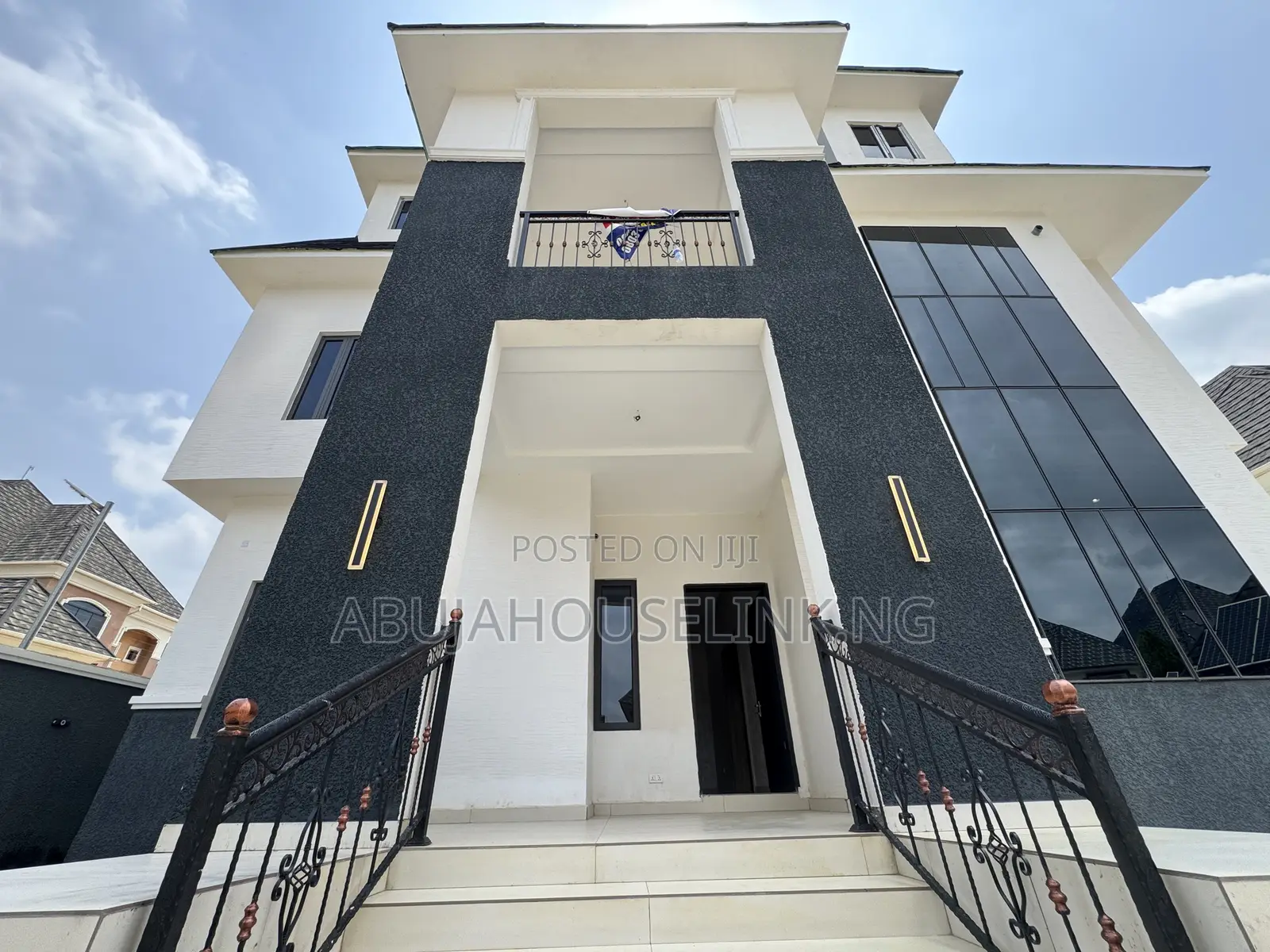 7bdrm Duplex in Efab Metropolis, Karsana for sale