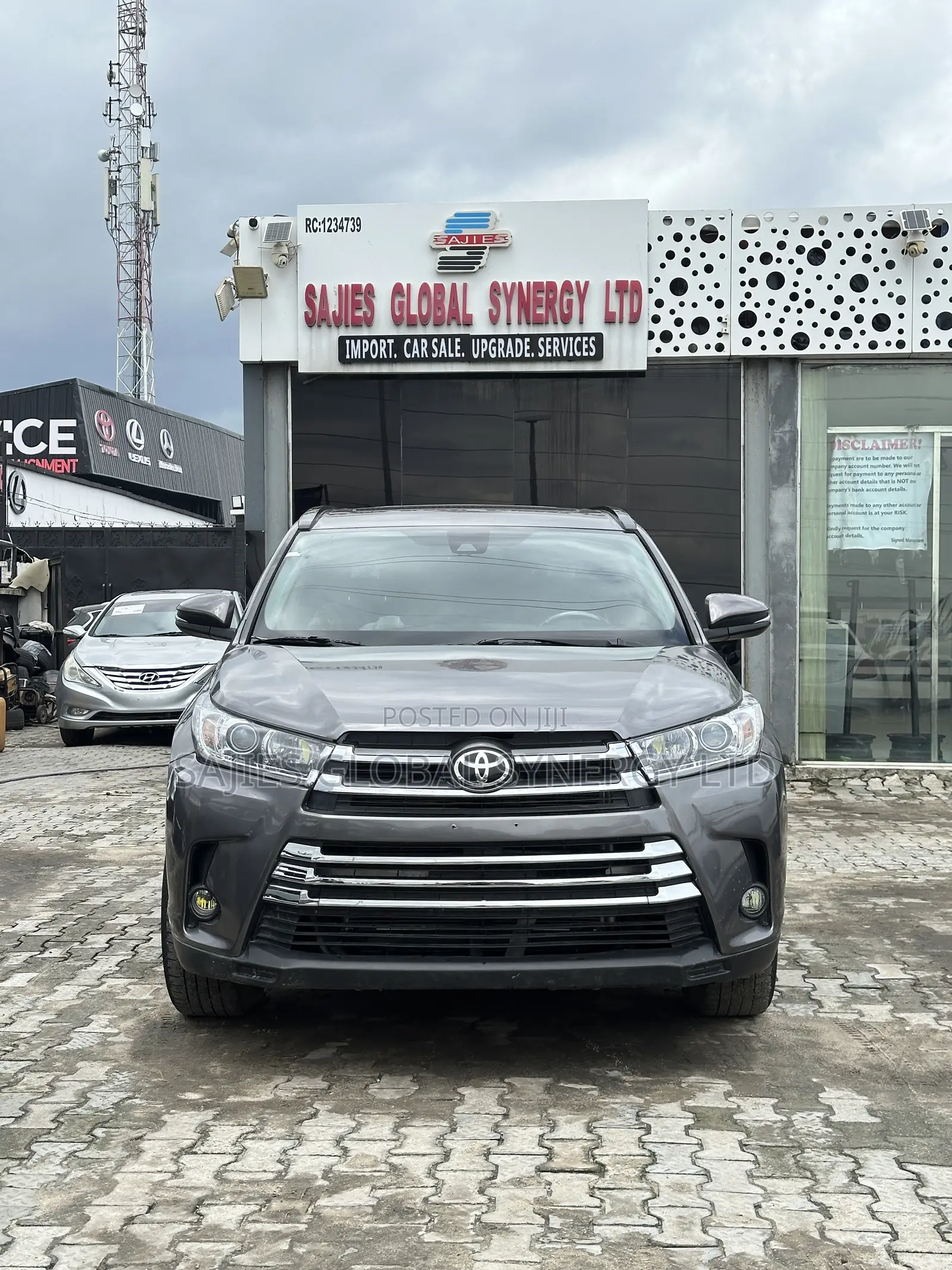 Toyota Highlander SE 4x2 V6 (3.5L 6cyl 8A) 2018 Brown