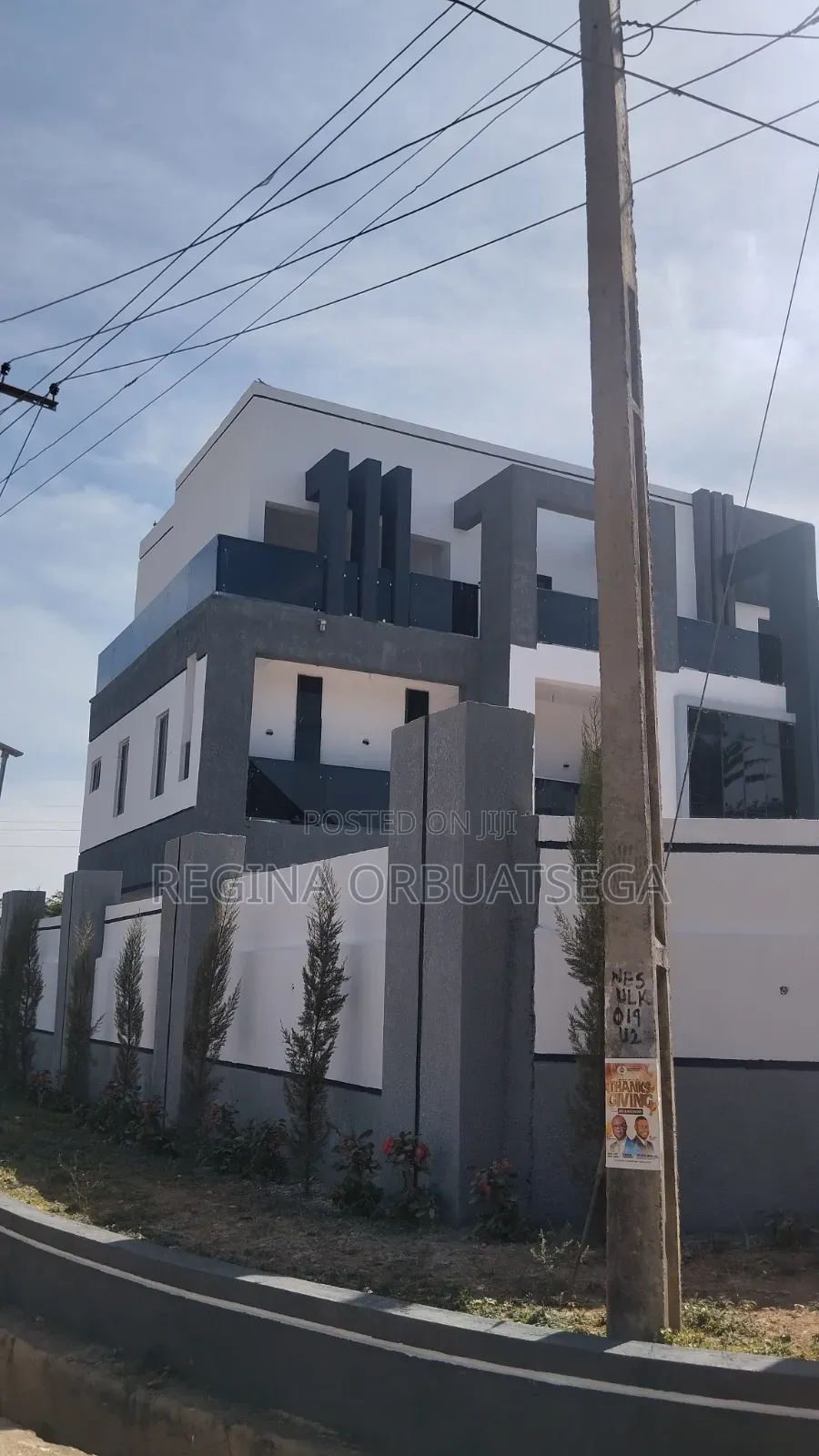 5bdrm Duplex in Jos for sale
