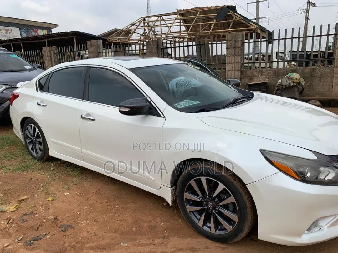 Nissan Altima 2.5 SL 2017 White